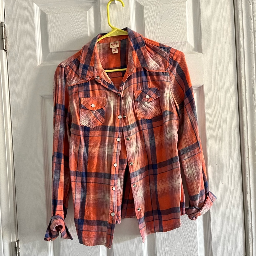 Snap up flannel shirt